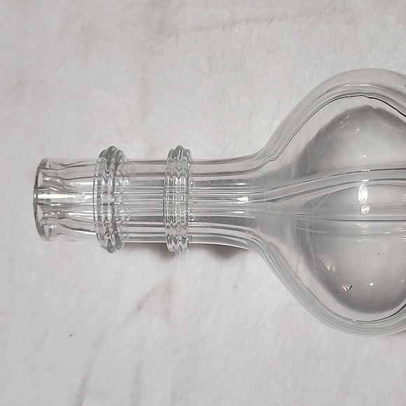 VINTAGE  HEAVYWEIGHT  CLEAR GLASS FLOWER VASE. - Picture 4 of 6